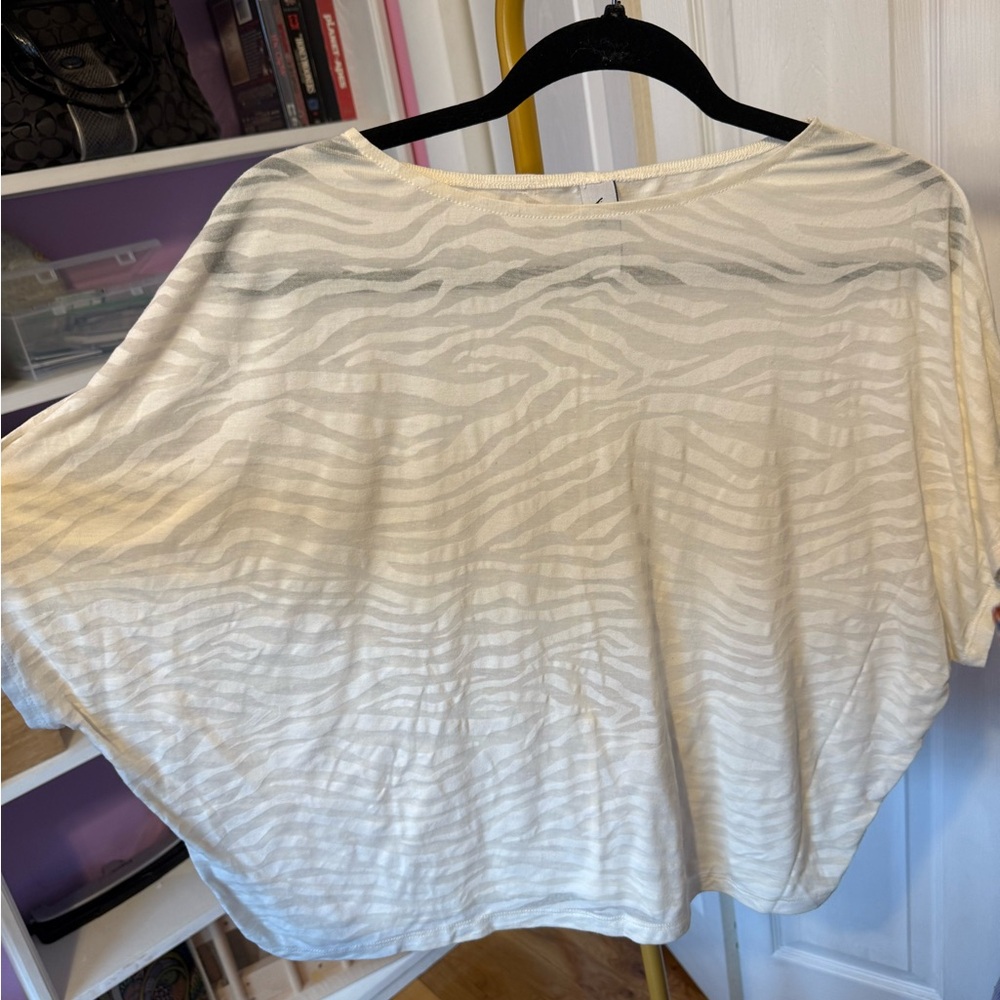 Varley Almo Tee Women’s Poncho Yoga Shirt in Vanilla Sheer Size Small - Picture 2 of 5